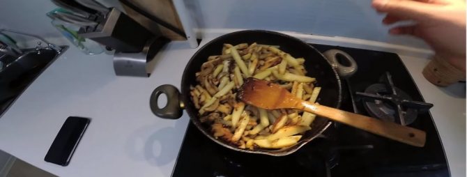как готовить грузди жареные с картошкой